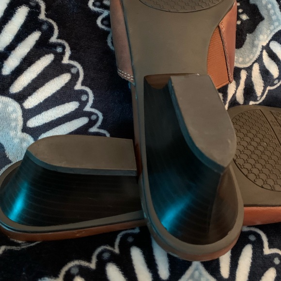 Naturalizer… brown/copper sandals - Picture 3 of 8